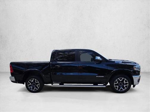 Diamond Black Crystal Pearlcoat 2025 RAM 1500 Laramie