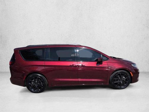 Velvet Red Pearlcoat 2021 Chrysler Pacifica Touring L