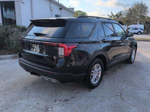 Agate Black Metallic 2026 Ford Explorer Active w/200A Pkg