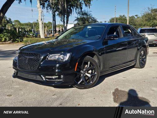 2023 Chrysler 300 Touring