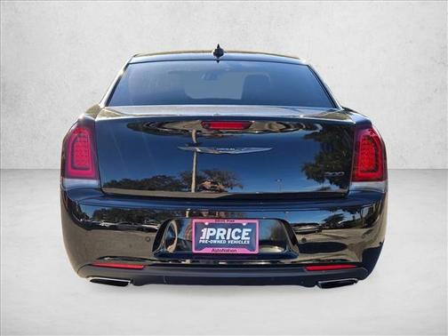 2023 Chrysler 300 Touring