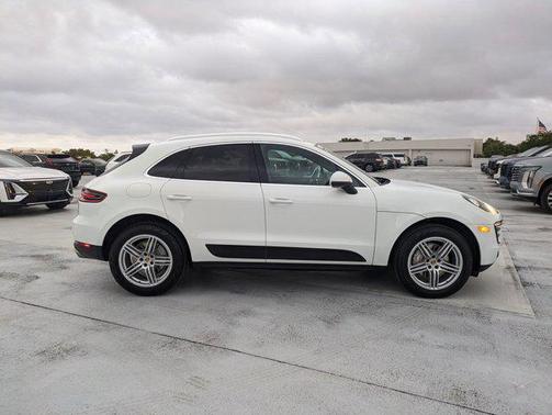 2015 Porsche Macan S
