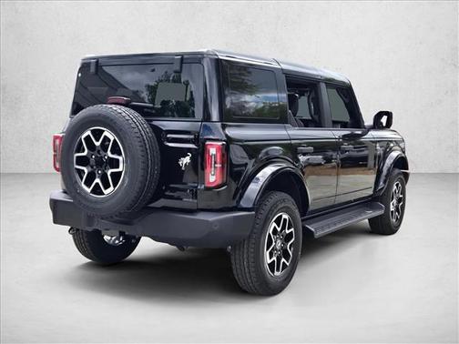 Shadow Black 2026 Ford Bronco Outer Banks