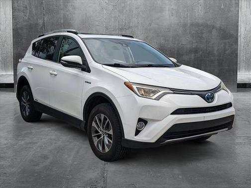 2017 Toyota RAV4 Hybrid XLE