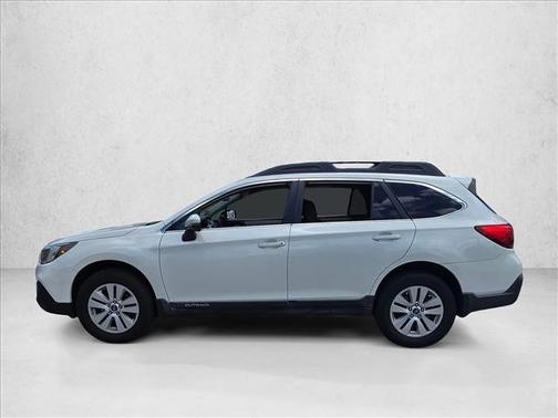 Crystal White Pearl 2018 Subaru Outback 2.5i Premium