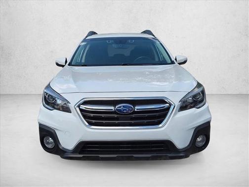 Crystal White Pearl 2018 Subaru Outback 2.5i Premium