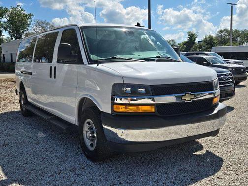 Summit White 2020 Chevrolet Express 3500 RWD 3500 Extended Wheelbase LT