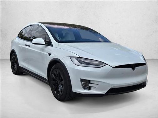 Pearl White Multi-Coat 2018 Tesla Model X 100D