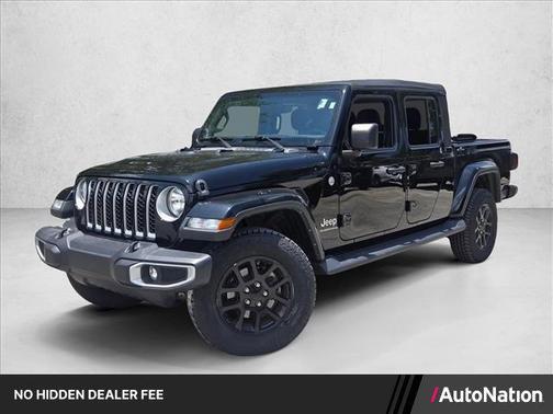 Black Clearcoat 2023 Jeep Gladiator Overland