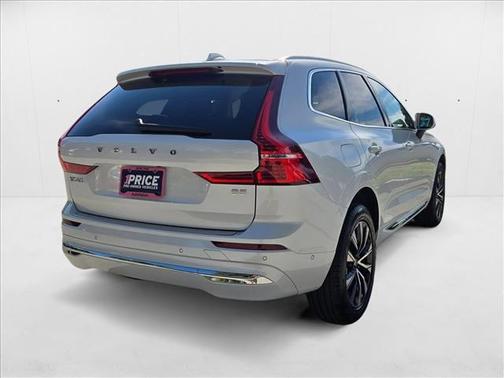 2023 Volvo XC60 B5 Plus Bright Theme