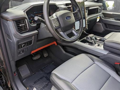 2025 Ford F-150 Lightning LARIAT