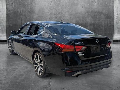 2020 Nissan Altima SR FWD