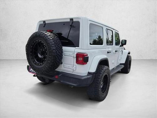 Bright White Clearcoat 2018 Jeep Wrangler Unlimited Sahara