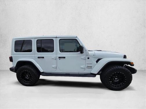 Bright White Clearcoat 2018 Jeep Wrangler Unlimited Sahara