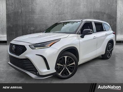 2022 Toyota Highlander XSE