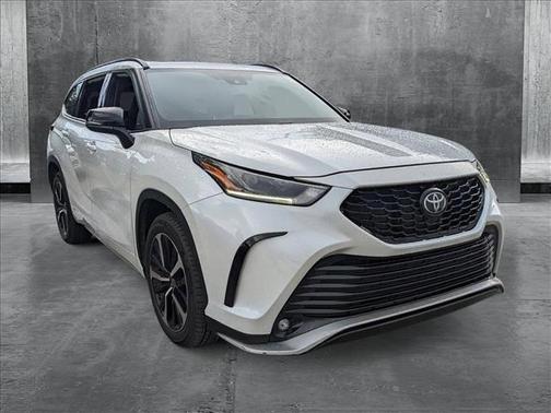 2022 Toyota Highlander XSE
