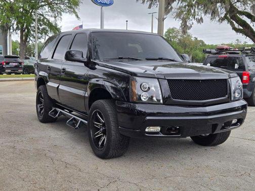 2003 Cadillac Escalade Base