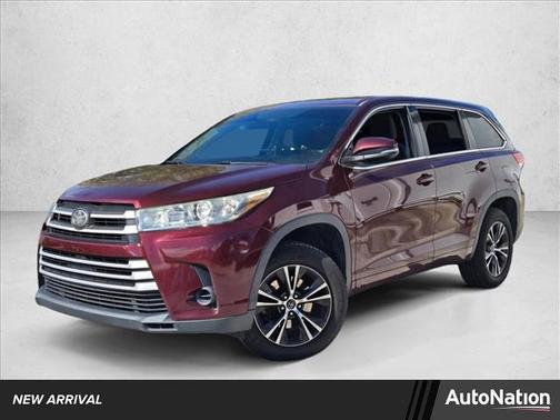 2017 Toyota Highlander LE I4