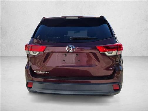 2017 Toyota Highlander LE I4