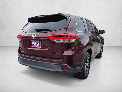 2017 Toyota Highlander LE I4