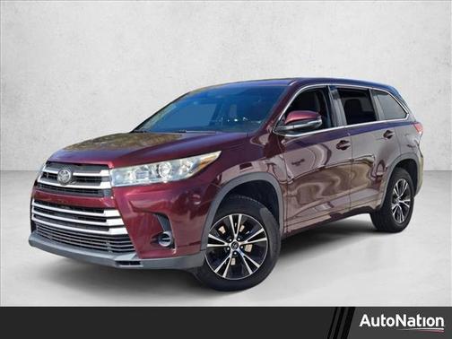 2017 Toyota Highlander LE I4