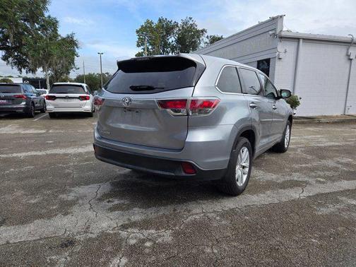 2016 Toyota Highlander LE