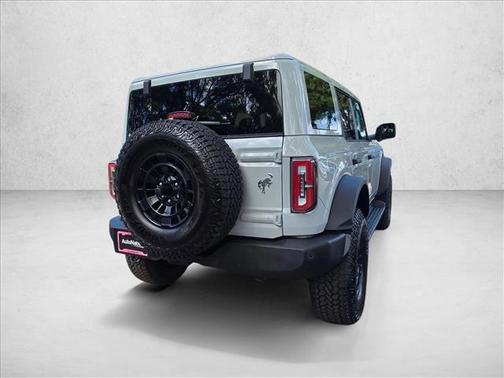 Avalanche Gray 2026 Ford Bronco Outer Banks