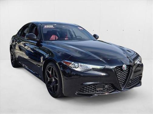 2021 Alfa Romeo Giulia Base
