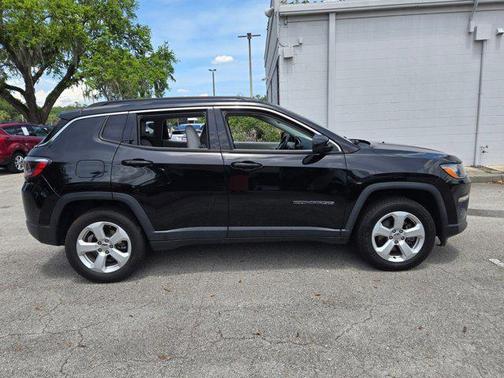 Diamond Black Crystal Pearlcoat 2021 Jeep Compass Latitude