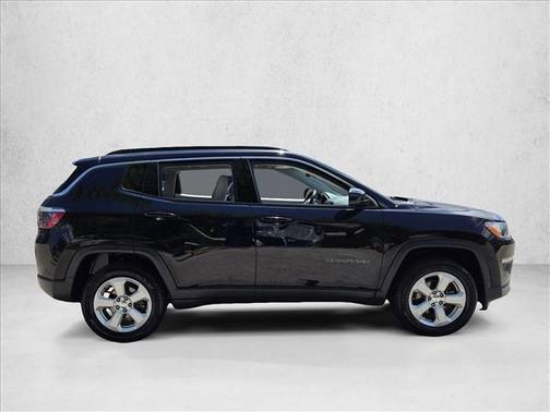 Diamond Black Crystal Pearlcoat 2021 Jeep Compass Latitude