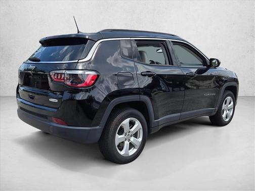 Diamond Black Crystal Pearlcoat 2021 Jeep Compass Latitude
