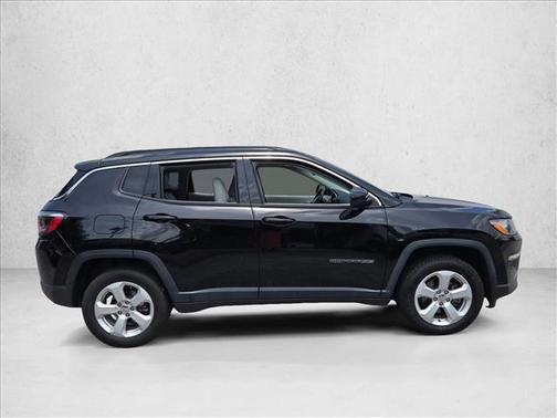 Diamond Black Crystal Pearlcoat 2021 Jeep Compass Latitude