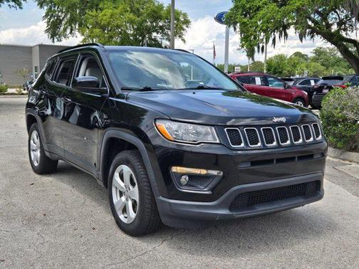 Diamond Black Crystal Pearlcoat 2021 Jeep Compass Latitude