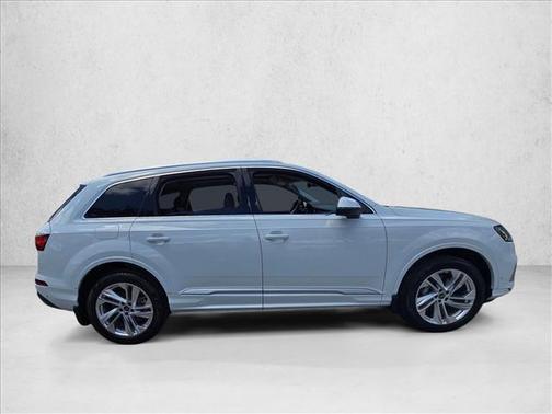 Glacier White Metallic 2023 Audi Q7 55 Premium Plus