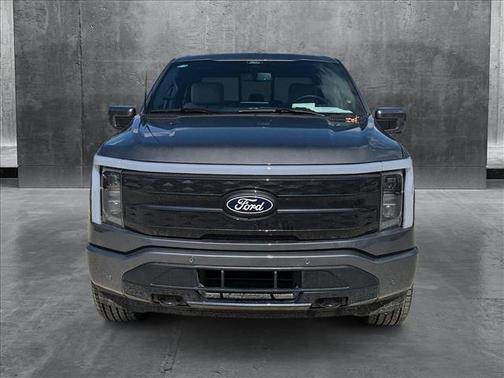 2025 Ford F-150 Lightning Platinum