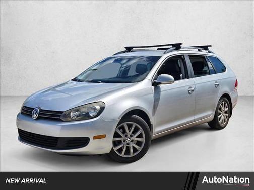 Candy White 2013 Volkswagen Jetta SportWagen SE