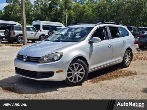 Candy White 2013 Volkswagen Jetta SportWagen SE