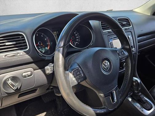 Candy White 2013 Volkswagen Jetta SportWagen SE