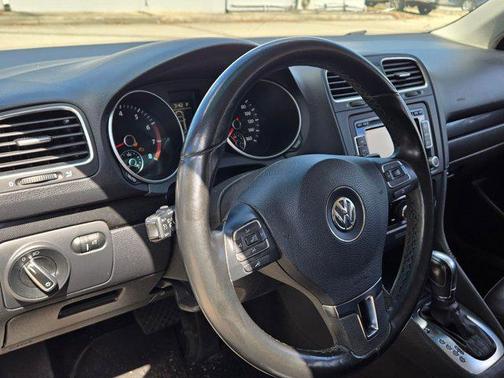 Candy White 2013 Volkswagen Jetta SportWagen SE