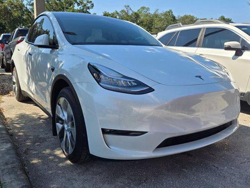 2022 Tesla Model Y Long Range Dual Motor All-Wheel Drive