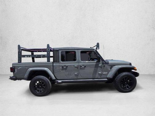 Sting-Gray Clearcoat 2022 Jeep Gladiator Overland