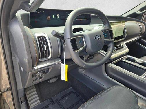 Marsh Gray 2026 Ford Expedition Tremor