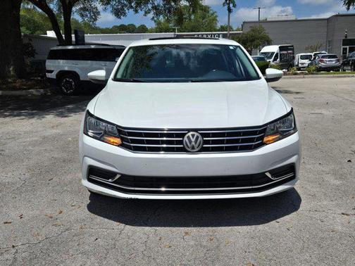 Pure White 2016 Volkswagen Passat 1.8T SE