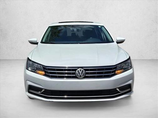 Pure White 2016 Volkswagen Passat 1.8T SE