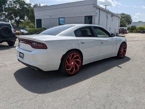 2016 Dodge Charger SE