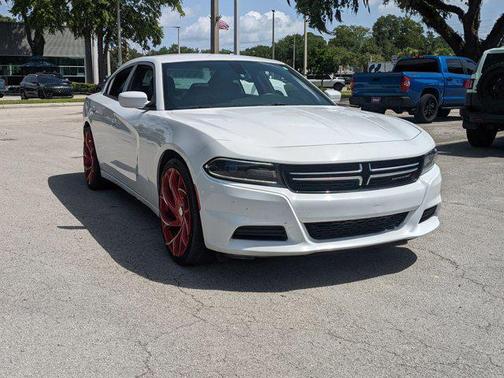 2016 Dodge Charger SE