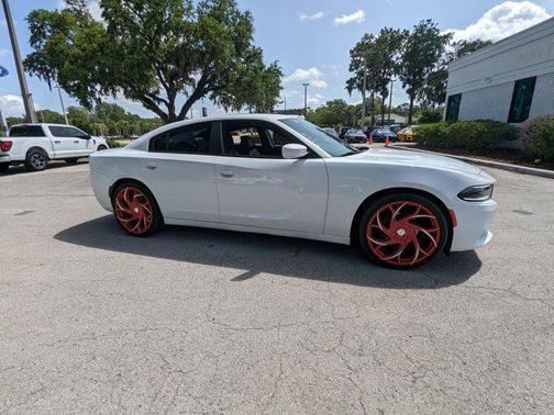 2016 Dodge Charger SE