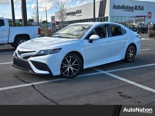 2023 Toyota Camry SE