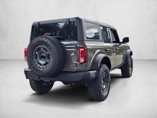 2025 Ford Bronco Base 4 Door 4x4