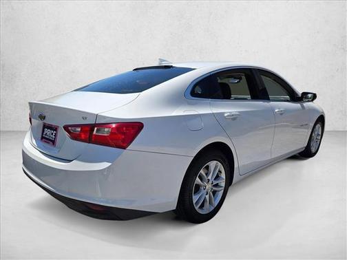 Summit White 2018 Chevrolet Malibu LT